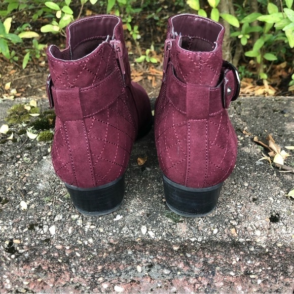 Unisa Piera Suede quilt stitching Ankle Boots with Buckle  Dark Red  8.5 - Picture 5 of 6
